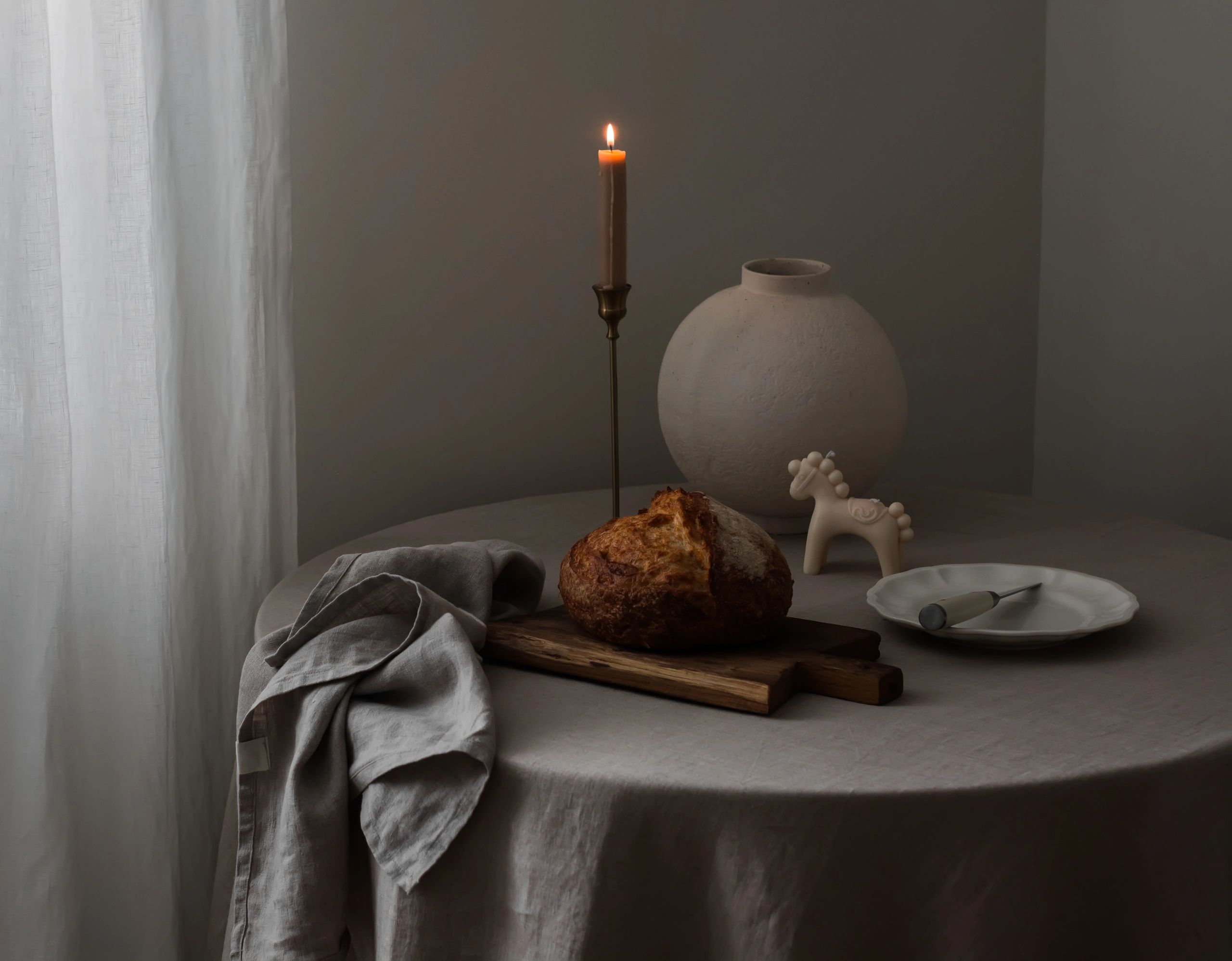 Minimal breakfast table setting